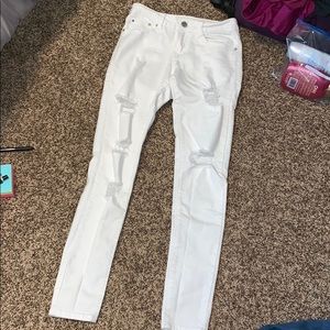 ripped white jeans!!